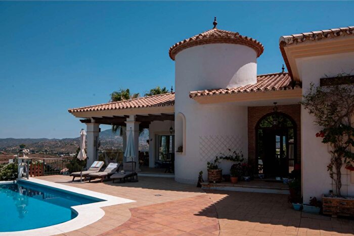 Casa en venta en La Cala Golf Lagar Martell, Mijas de 6 habitaciones
