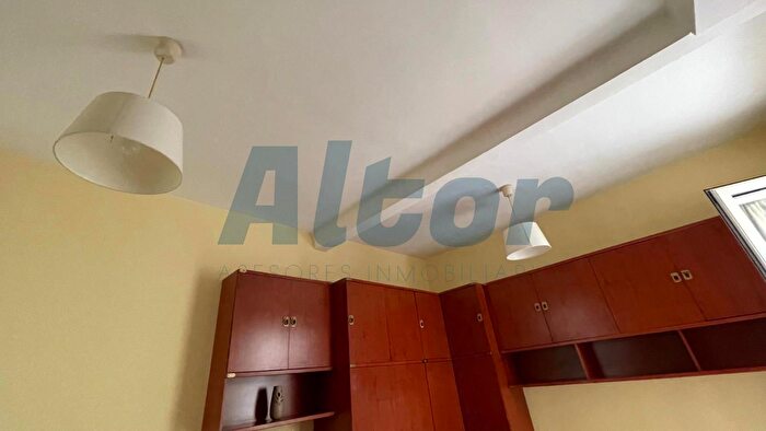 Casas en venta y pisos alquiler - 2