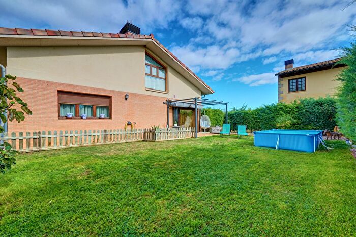 Casa en venta en Pueyo, Navarra de 3 habitaciones