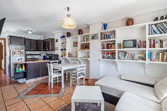 Casas en venta y pisos alquiler - 2