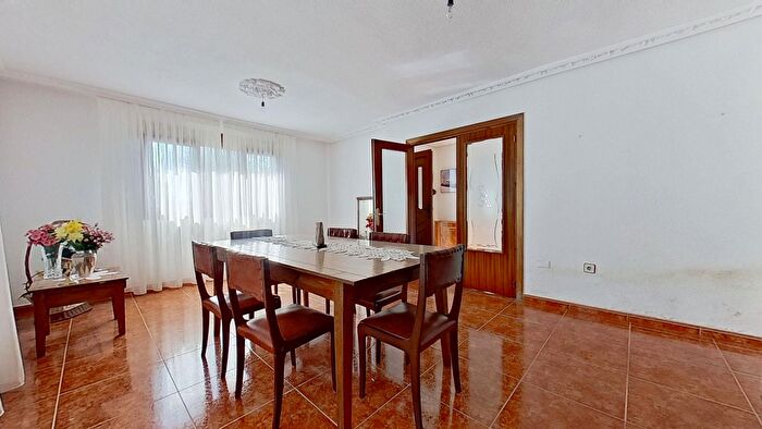 Casas en venta y pisos alquiler - 2