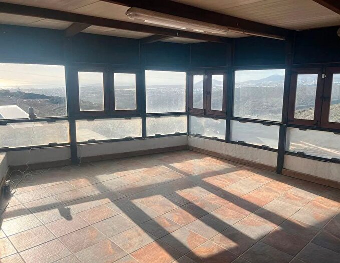 Casa en venta en Caserones La Higuera, Telde de 5 habitaciones