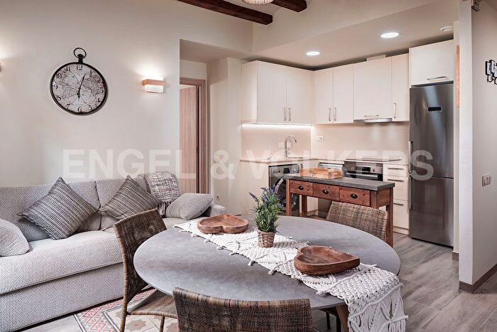 Casas en venta y pisos alquiler - 1