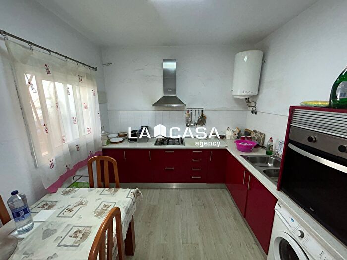 Casas en venta y pisos alquiler - 1