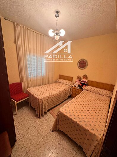 Casas en venta y pisos alquiler - 3