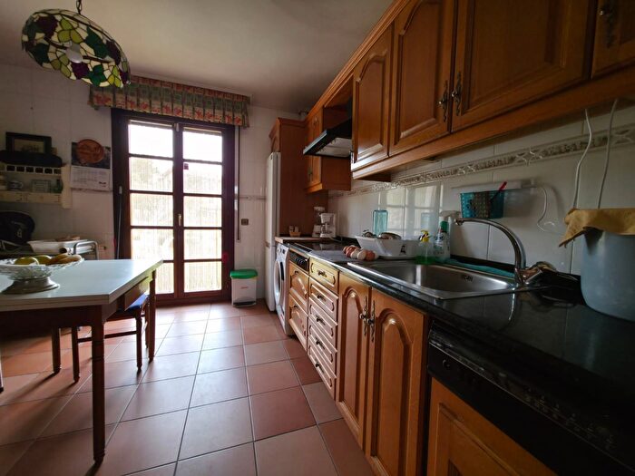 Casas en venta y pisos alquiler - 2