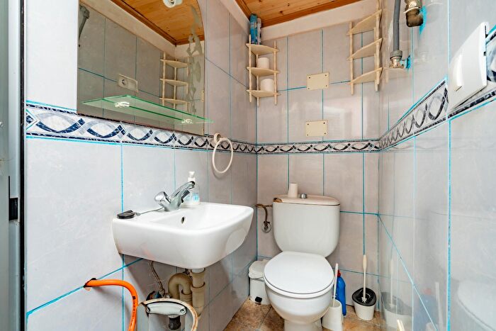 Casas en venta y pisos alquiler - 3