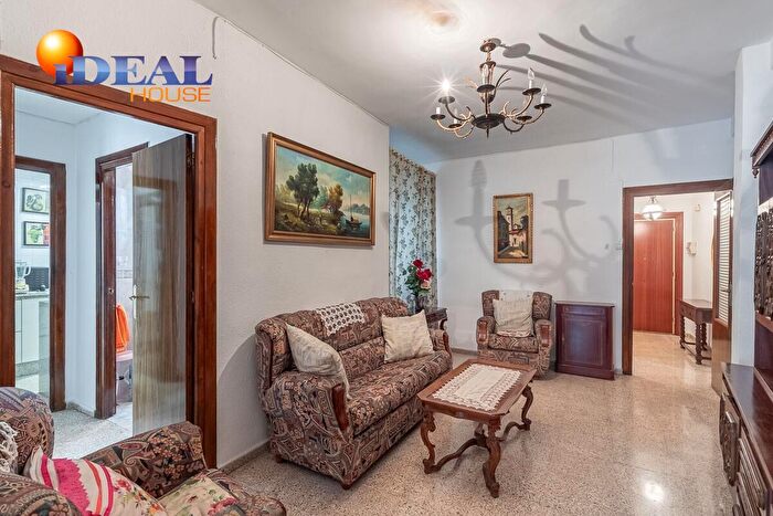 Casas en venta y pisos alquiler - 2