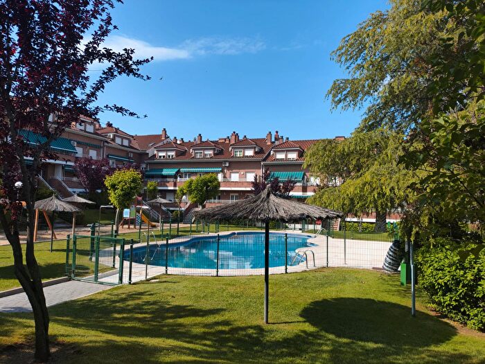 Casas en venta y pisos alquiler - 1