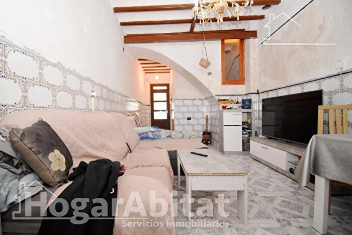 Casas en venta y pisos alquiler - 1