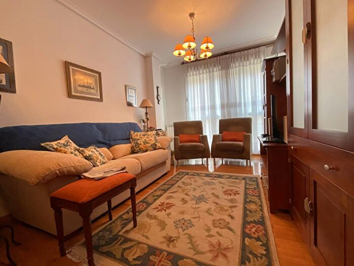 Casas en venta y pisos alquiler - 1