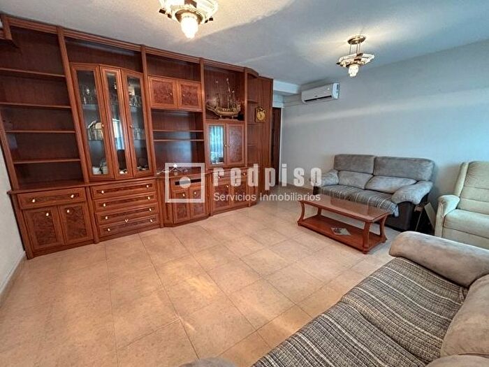 Casas en venta y pisos alquiler - 1