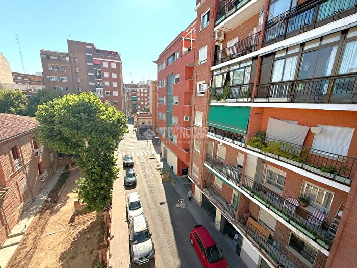 Casas en venta y pisos alquiler - 1
