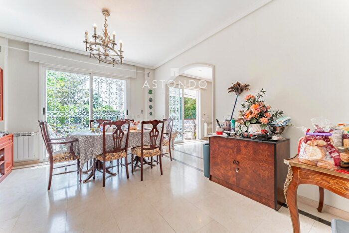 Casas en venta y pisos alquiler - 3