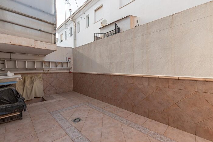 Casas en venta y pisos alquiler - 3