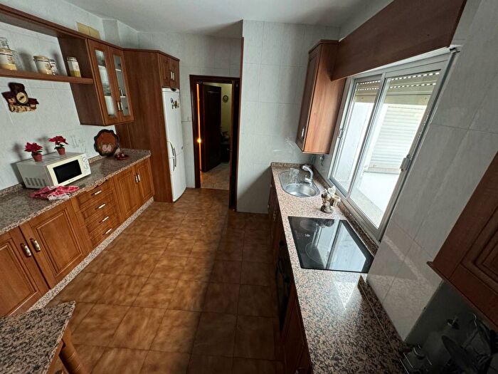 Casas en venta y pisos alquiler - 3