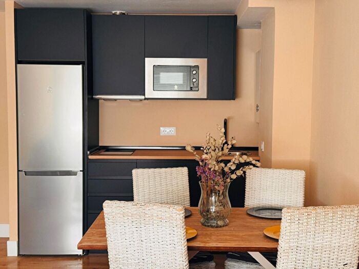 Casas en venta y pisos alquiler - 2