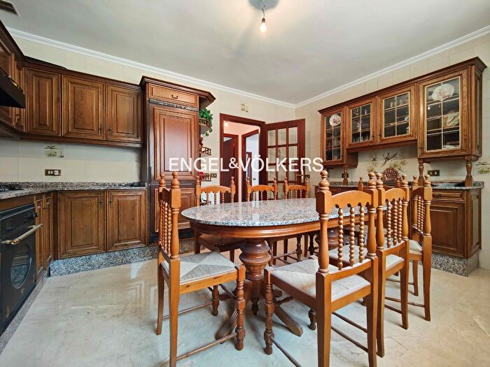 Casas en venta y pisos alquiler - 3
