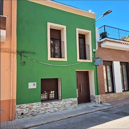 Casas en venta y pisos alquiler - 1