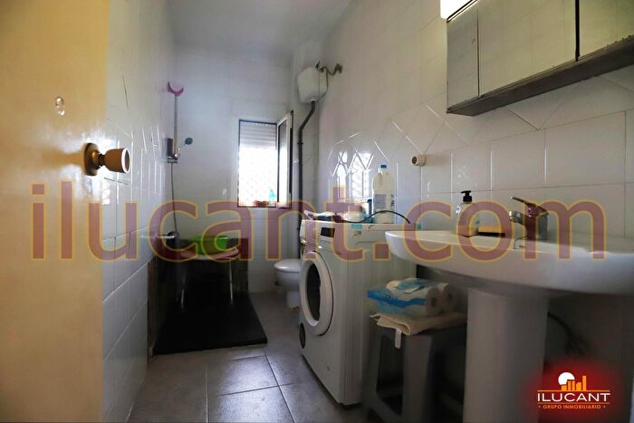Casas en venta y pisos alquiler - 3