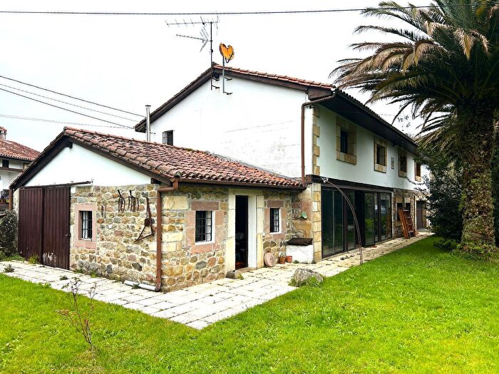 Casa en venta en Cabuérniga, Cantabria de 4 habitaciones