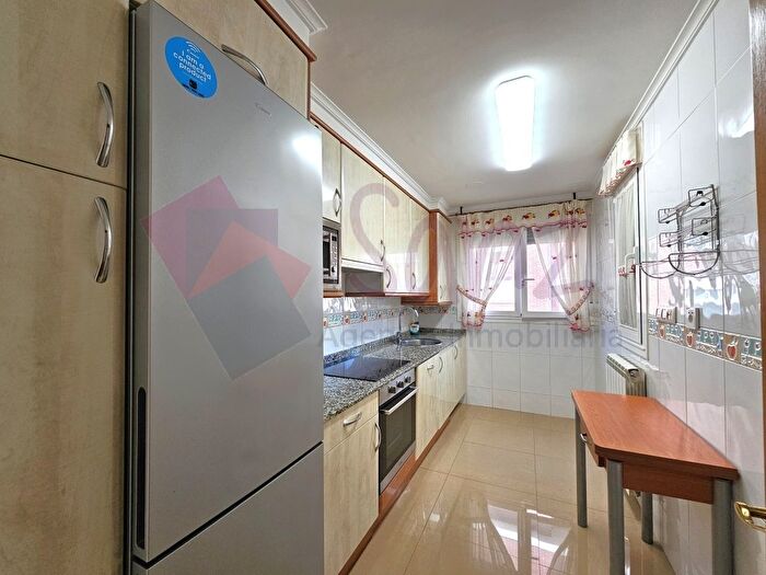 Casas en venta y pisos alquiler - 3