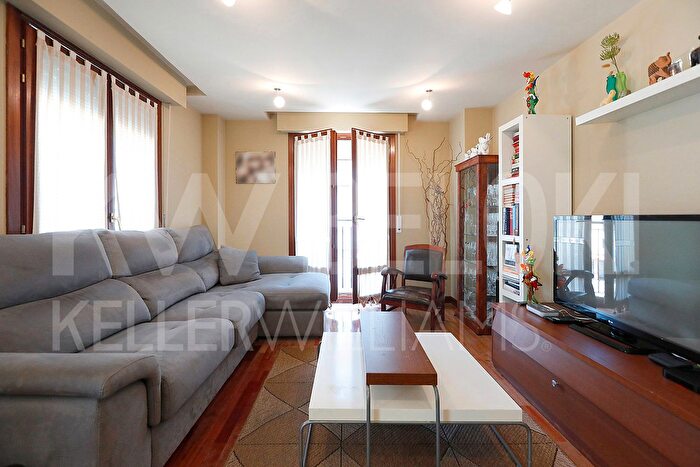 Casas en venta y pisos alquiler - 2