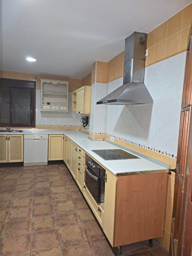 Casas en venta y pisos alquiler - 3