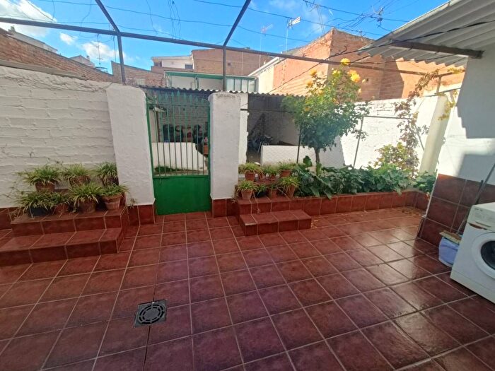 Casas en venta y pisos alquiler - 1