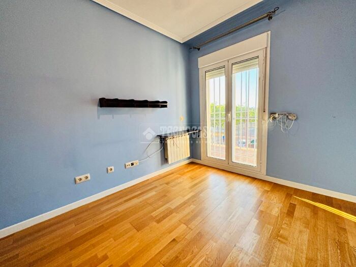 Casas en venta y pisos alquiler - 2