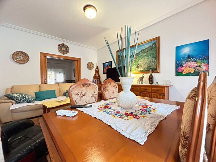 Casas en venta y pisos alquiler - 3