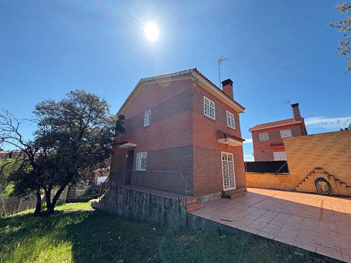 Casas en venta y pisos alquiler - 1