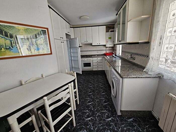 Casas en venta y pisos alquiler - 1