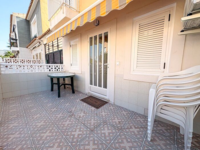 Casas en venta y pisos alquiler - 3