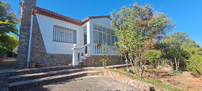 Casa en venta en Maello, Ávila de 3 habitaciones