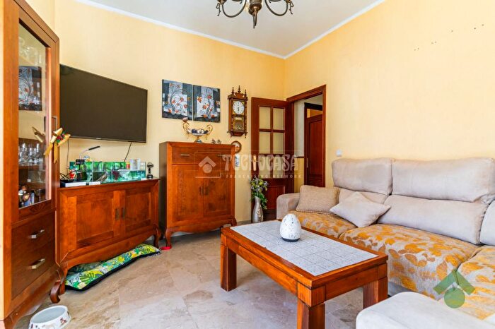 Casas en venta y pisos alquiler - 3