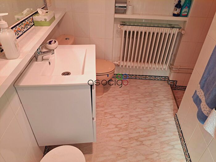 Casas en venta y pisos alquiler - 3