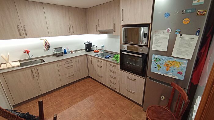 Casas en venta y pisos alquiler - 3