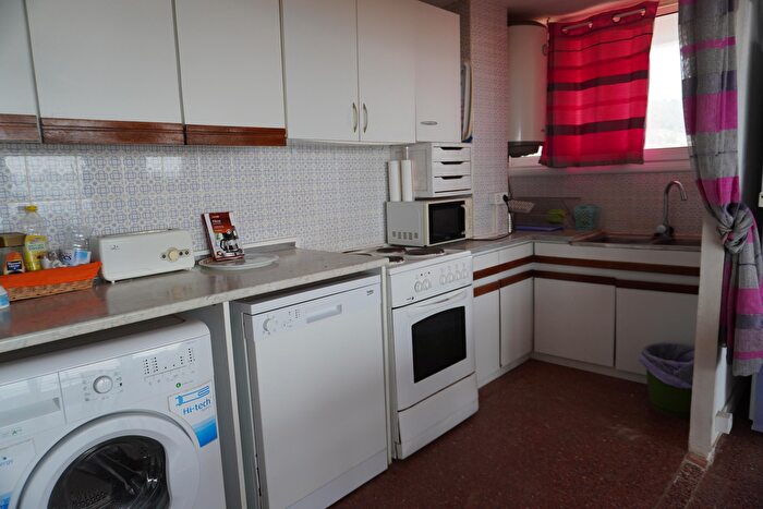 Casas en venta y pisos alquiler - 3