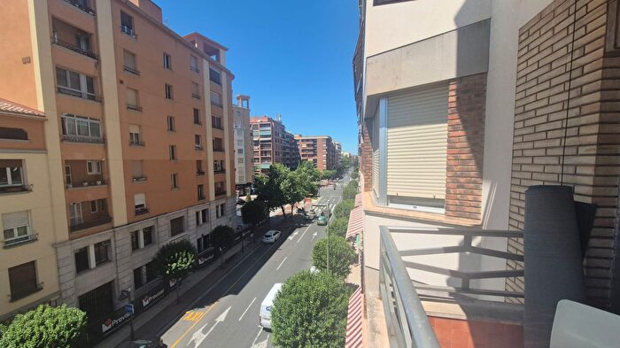 Casas en venta y pisos alquiler - 1