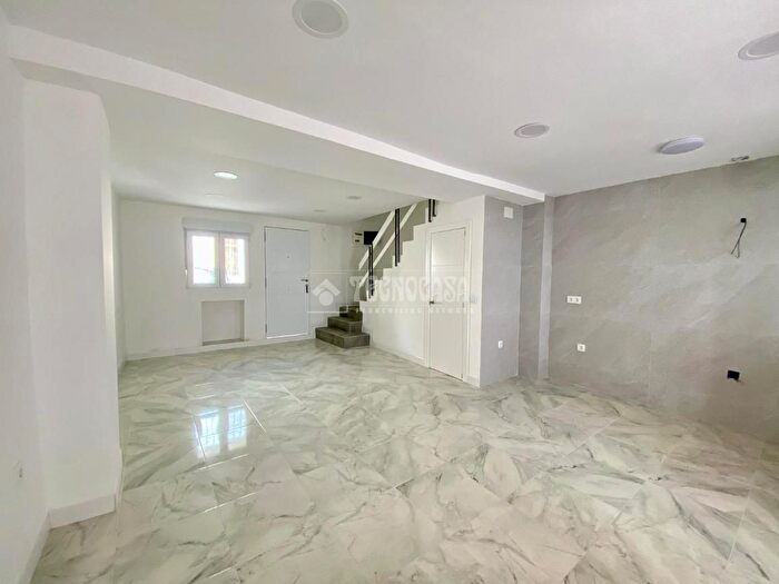 Casas en venta y pisos alquiler - 1