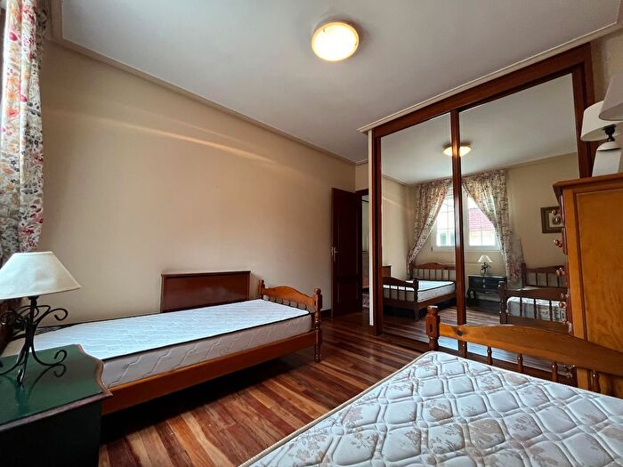 Casas en venta y pisos alquiler - 3