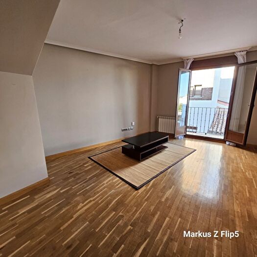 Casas en venta y pisos alquiler - 3