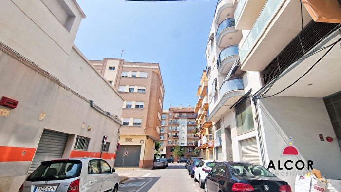 Casas en venta y pisos alquiler - 1