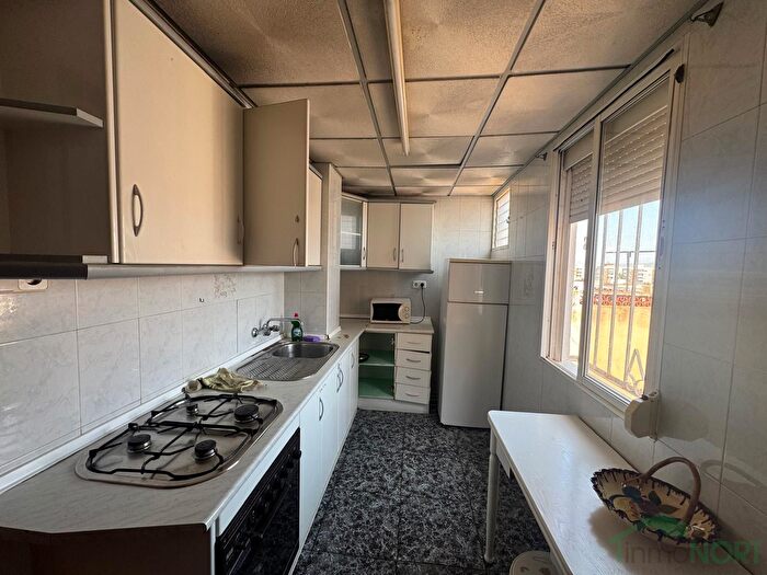 Casas en venta y pisos alquiler - 3