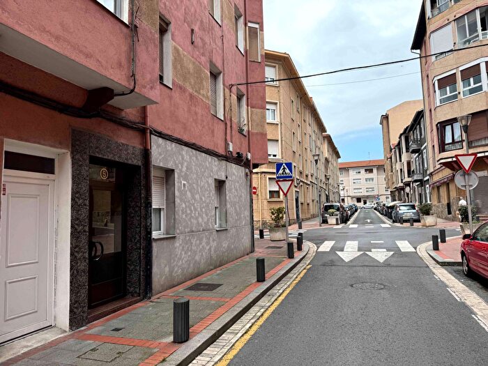 Casas en venta y pisos alquiler - 1