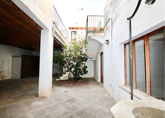 Casas en venta y pisos alquiler - 3