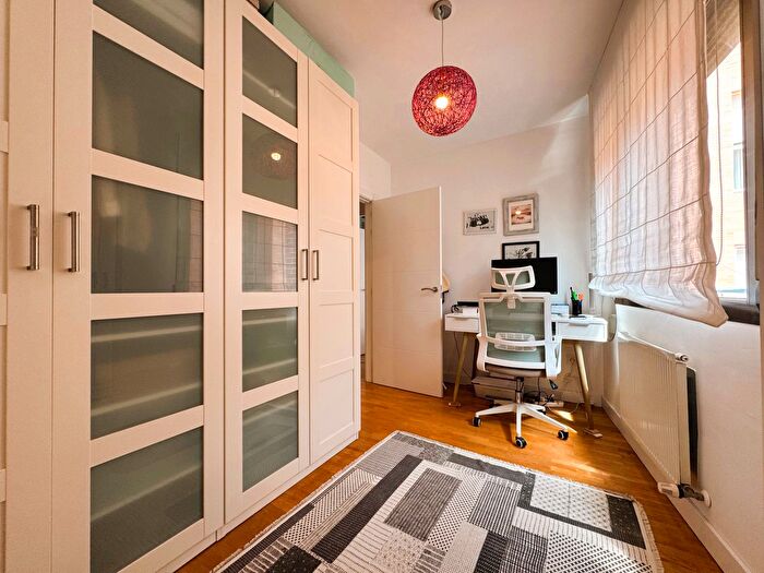 Casas en venta y pisos alquiler - 2