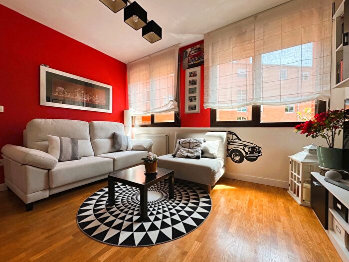 Casas en venta y pisos alquiler - 1