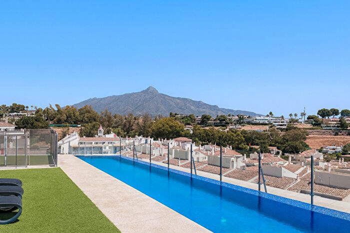 Piso en venta en Nueva Andalucía, Rodeo Alto Guadaiza La Campana de 3 habitaciones